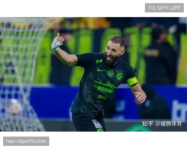 C罗与本泽马队内核心地位及战术作用对比分析